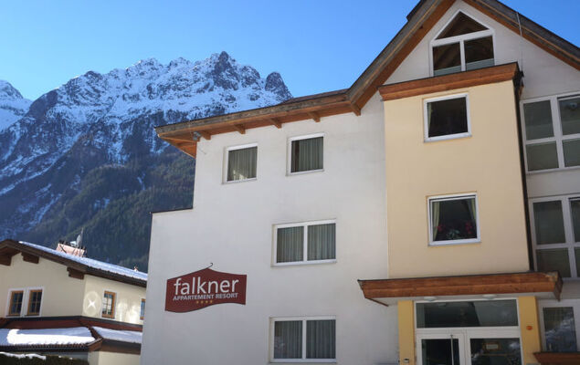 Falkner - Photo 27